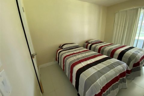 Condo in Deerfield Beach, Florida, 2 bedrooms № 2154175 - photo 15