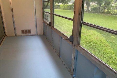 Condo in Deerfield Beach, Florida, 2 bedrooms № 2154175 - photo 17