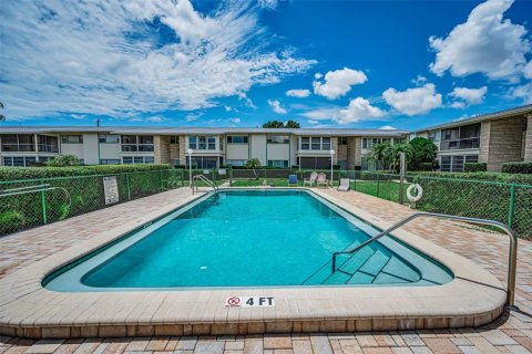 Condominio en venta en Seminole, Florida, 2 dormitorios, 81.75 m2 № 2091671 - foto 18