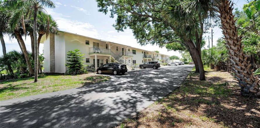 Condominio en Seminole, Florida, 2 dormitorios № 2091671