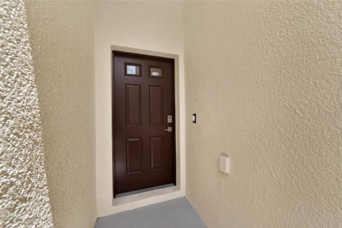 Adosado en venta en Tampa, Florida, 2 dormitorios, 147.9 m2 № 2202925 - foto 6