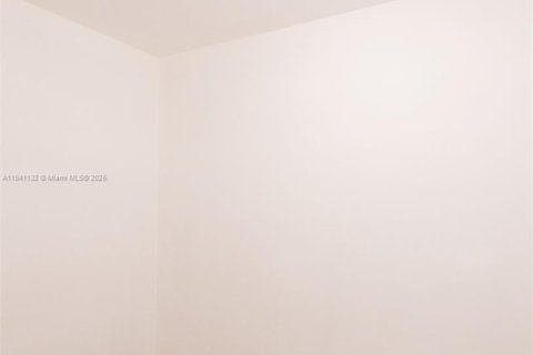 Condominio en alquiler en Miami, Florida, 2 dormitorios, 151.71 m2 № 1961301 - foto 29