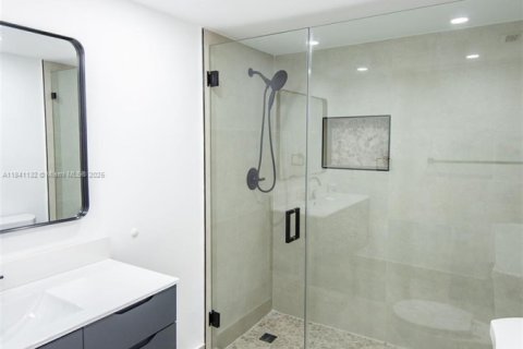Condominio en alquiler en Miami, Florida, 2 dormitorios, 151.71 m2 № 1961301 - foto 16