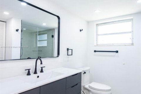 Condominio en alquiler en Miami, Florida, 2 dormitorios, 151.71 m2 № 1961301 - foto 21
