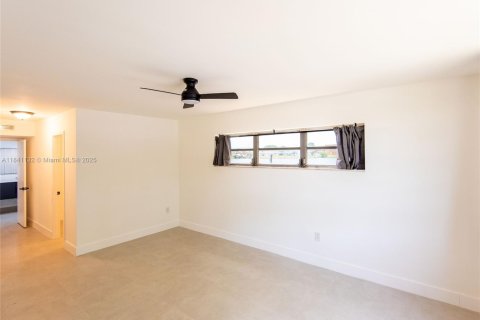 Condominio en alquiler en Miami, Florida, 2 dormitorios, 151.71 m2 № 1961301 - foto 25