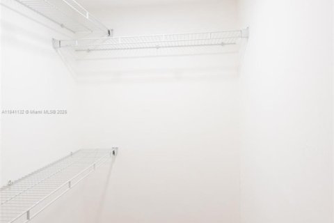 Condominio en alquiler en Miami, Florida, 2 dormitorios, 151.71 m2 № 1961301 - foto 19