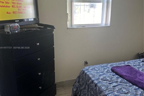 House in Miami, Florida 3 bedrooms, 78.04 sq.m. № 2042318 - photo 17