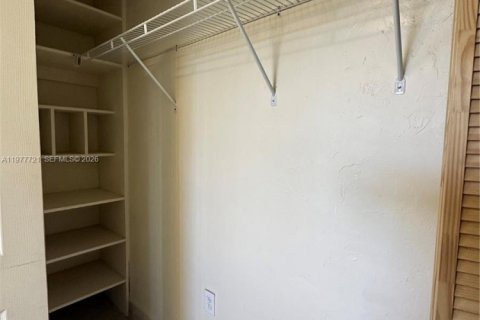 House in Miami, Florida 3 bedrooms, 78.04 sq.m. № 2042318 - photo 14