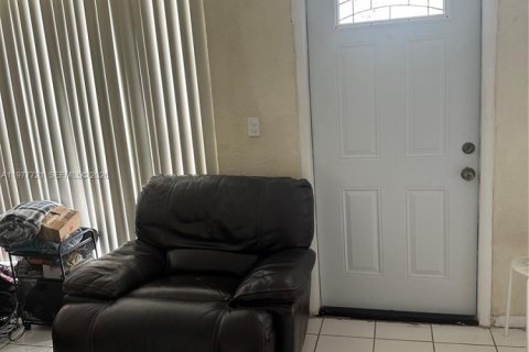 House in Miami, Florida 3 bedrooms, 78.04 sq.m. № 2042318 - photo 30