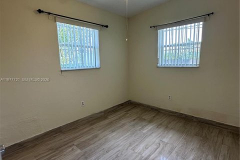 House in Miami, Florida 3 bedrooms, 78.04 sq.m. № 2042318 - photo 22