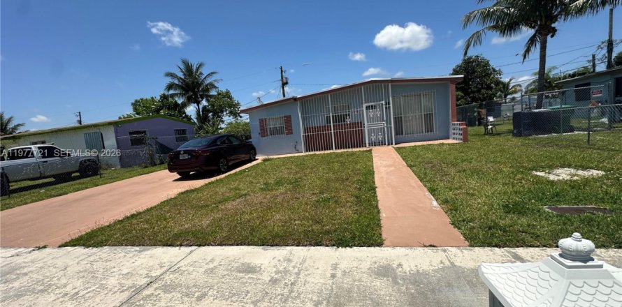 House in Miami, Florida 3 bedrooms, 78.04 sq.m. № 2042318