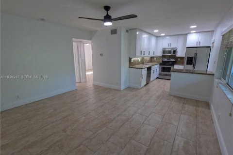 Condo in Fort Lauderdale, Florida, 3 bedrooms № 2059710 - photo 5