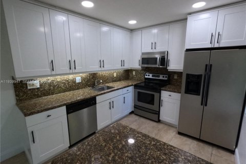 Condo in Fort Lauderdale, Florida, 3 bedrooms № 2059710 - photo 6
