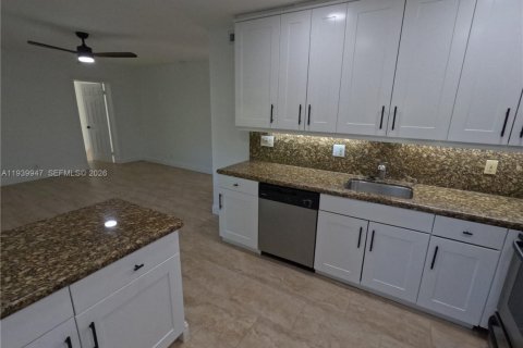 Condo in Fort Lauderdale, Florida, 3 bedrooms № 2059710 - photo 7