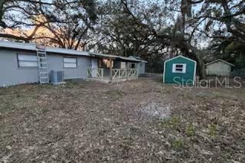 House in Tampa, Florida 3 bedrooms, 130.06 sq.m. № 2234626 - photo 12