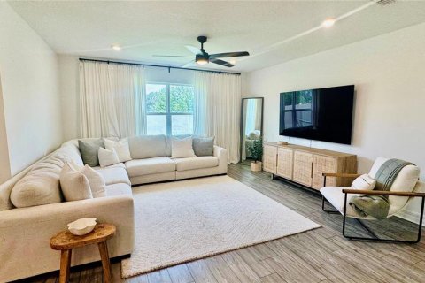 House in Plant City, Florida 4 bedrooms, 171.31 sq.m. № 2400420 - photo 6