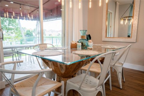 Villa ou maison à louer à Miramar, Floride: 3 chambres, 141.4 m2 № 1977780 - photo 9