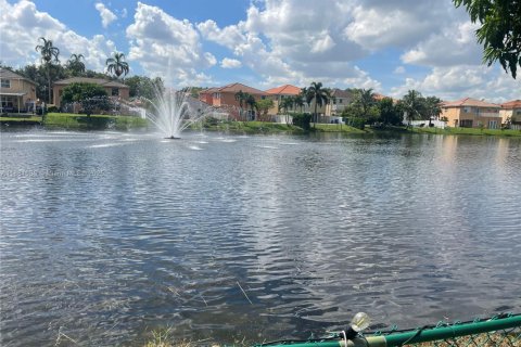 Villa ou maison à louer à Miramar, Floride: 3 chambres, 141.4 m2 № 1977780 - photo 16