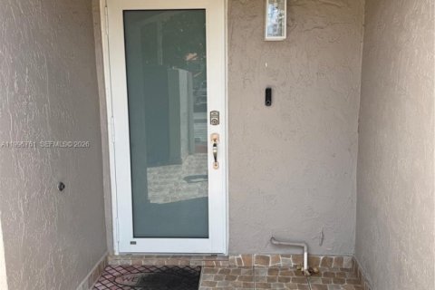 Adosado en venta en Miami, Florida, 2 dormitorios, 108.7 m2 № 2058998 - foto 3