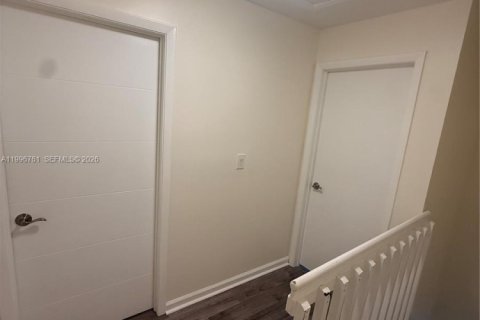 Adosado en venta en Miami, Florida, 2 dormitorios, 108.7 m2 № 2058998 - foto 16