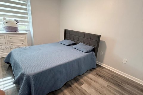 Adosado en venta en Miami, Florida, 2 dormitorios, 108.7 m2 № 2058998 - foto 21