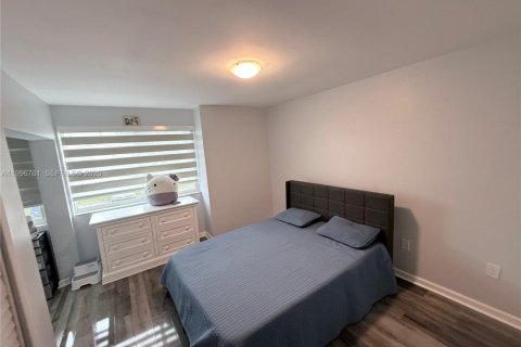 Adosado en venta en Miami, Florida, 2 dormitorios, 108.7 m2 № 2058998 - foto 19