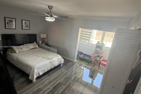Adosado en venta en Miami, Florida, 2 dormitorios, 108.7 m2 № 2058998 - foto 30