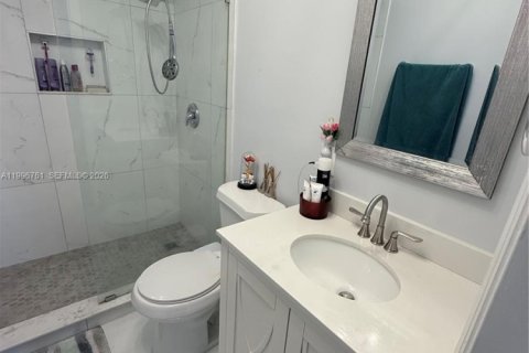 Adosado en venta en Miami, Florida, 2 dormitorios, 108.7 m2 № 2058998 - foto 23