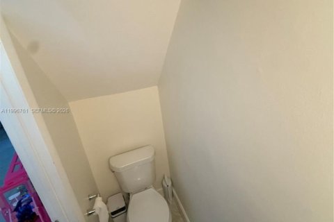 Adosado en venta en Miami, Florida, 2 dormitorios, 108.7 m2 № 2058998 - foto 14