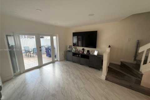 Adosado en venta en Miami, Florida, 2 dormitorios, 108.7 m2 № 2058998 - foto 28