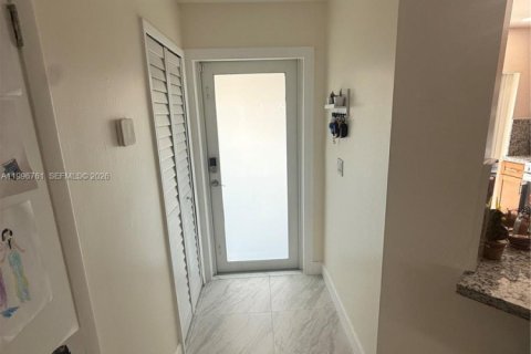 Adosado en venta en Miami, Florida, 2 dormitorios, 108.7 m2 № 2058998 - foto 25