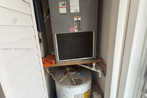 Adosado en venta en Miami, Florida, 2 dormitorios, 108.7 m2 № 2058998 - foto 26