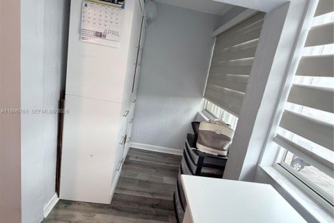 Adosado en venta en Miami, Florida, 2 dormitorios, 108.7 m2 № 2058998 - foto 24