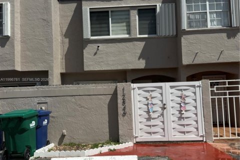 Adosado en Miami, Florida 2 dormitorios, 108.7 m2 № 2058998