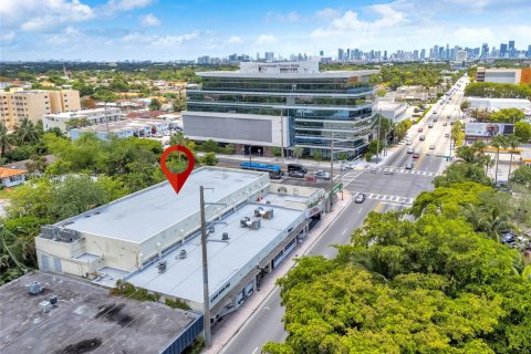 Propiedad comercial en venta en Coral Gables, Florida № 2022373 - foto 4