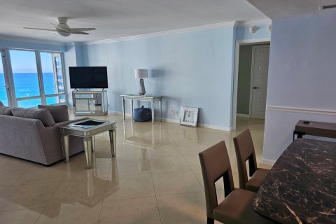 Купить кондоминиум в Форт-Лодердейл, Флорида 3 комнаты, 136.57м2, № 2173035 - фото 16