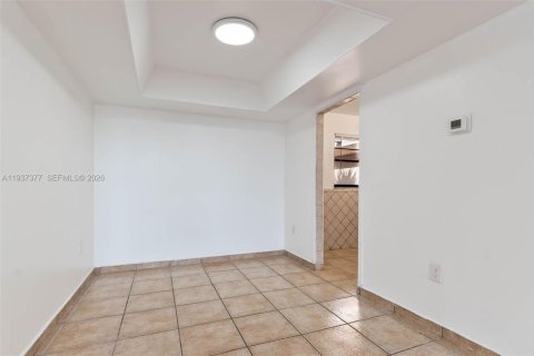 Copropriété à louer à Miami, Floride: 2 chambres, 86.49 m2 № 1999192 - photo 4
