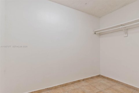 Copropriété à louer à Miami, Floride: 2 chambres, 86.49 m2 № 1999192 - photo 14