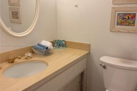 Condominio en venta en Sunny Isles Beach, Florida, 1 dormitorio, 70.79 m2 № 2078075 - foto 11