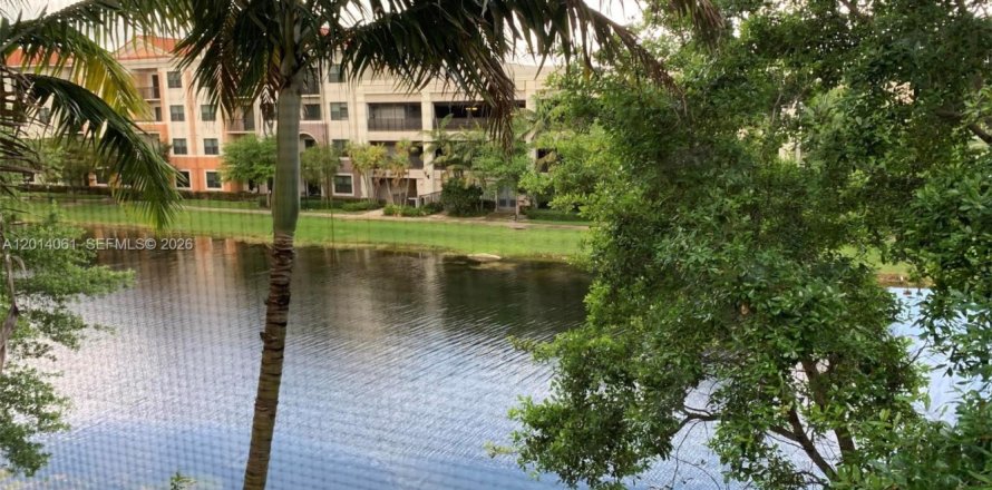 Condominio en Sunrise, Florida, 3 dormitorios  № 2076052