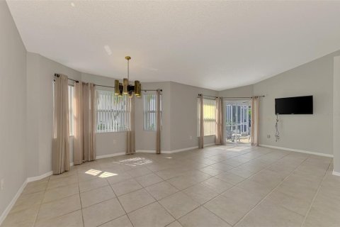 House in Sarasota, Florida 2 bedrooms, 102.19 sq.m. № 2229652 - photo 8