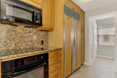 House in Sarasota, Florida 2 bedrooms, 102.19 sq.m. № 2229652 - photo 6