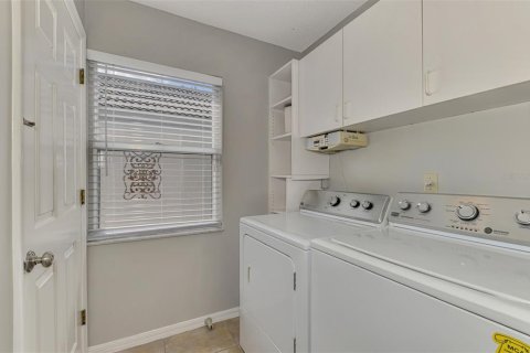House in Sarasota, Florida 2 bedrooms, 102.19 sq.m. № 2229652 - photo 23