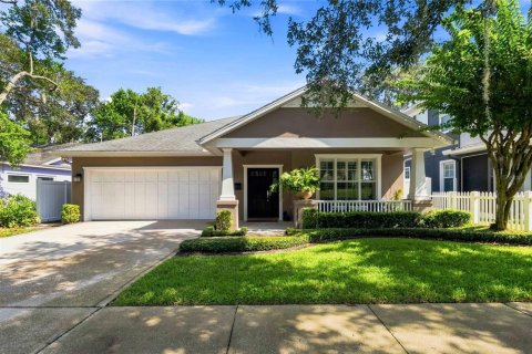 House in Orlando, Florida 4 bedrooms, 238.67 sq.m. № 2304956
