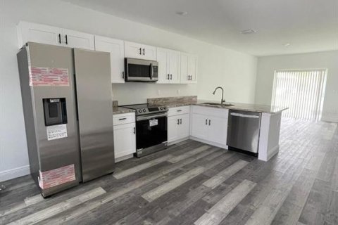 Appartement à louer à Kissimmee, Floride: 3 chambres, 107.95 m2 № 2433671 - photo 3