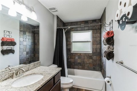 House in Osteen, Florida 3 bedrooms, 160.54 sq.m. № 1722352 - photo 17