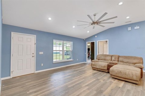 House in Osteen, Florida 3 bedrooms, 160.54 sq.m. № 1722352 - photo 6