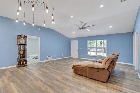 House in Osteen, Florida 3 bedrooms, 160.54 sq.m. № 1722352 - photo 7