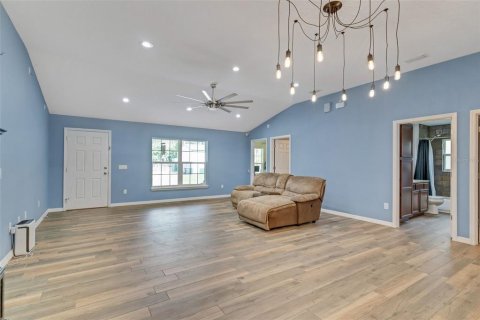House in Osteen, Florida 3 bedrooms, 160.54 sq.m. № 1722352 - photo 5