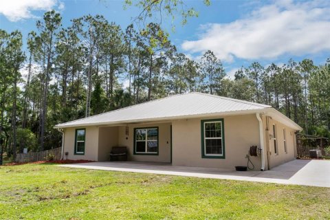 House in Osteen, Florida 3 bedrooms, 160.54 sq.m. № 1722352 - photo 2